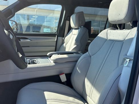 New 2025 Jeep Wagoneer Series II image 15