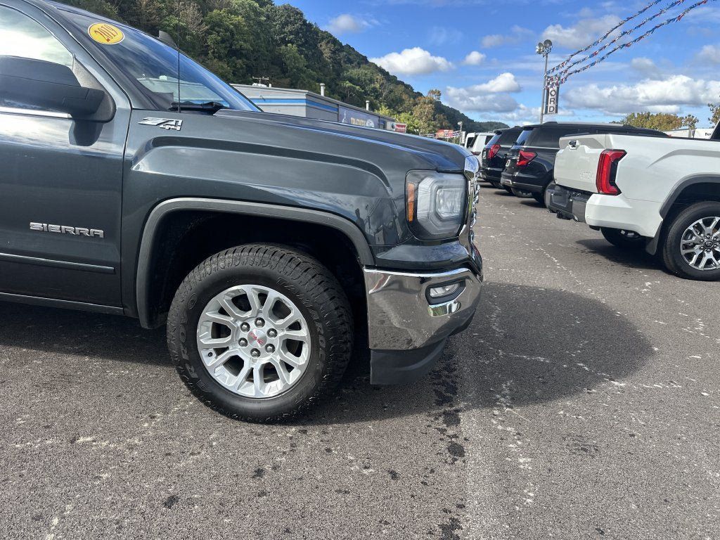 Used 2019 GMC Sierra 1500 SLE w/ SLE Value Package AWD/4WD image 2