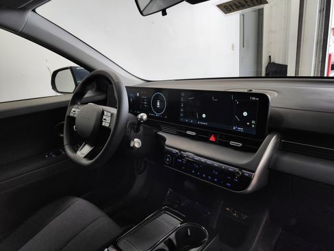 New 2026 Hyundai Ioniq 5 SE image 4