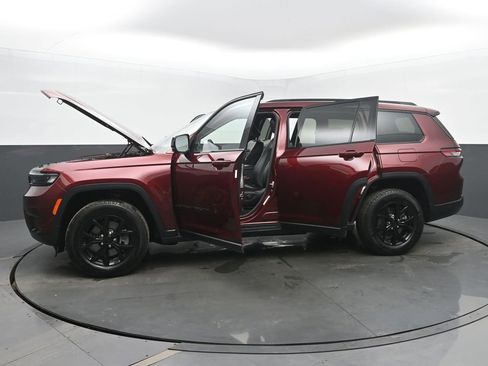 Used 2024 Jeep Grand Cherokee L Laredo image 55