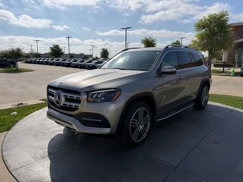 Used 2021 Mercedes-Benz GLS 450 4MATIC image 3