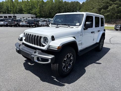 Used 2024 Jeep Wrangler Unlimited Sahara w/ Technology Group AWD/4WD image 3
