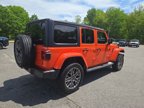 Used 2023 Jeep Wrangler Unlimited Sahara w/ Cold Weather Group AWD/4WD image 4