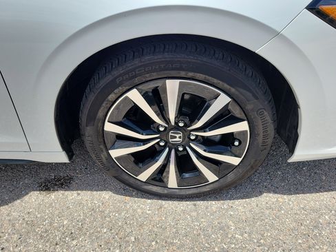 Used 2024 Honda Civic EX-L image 8