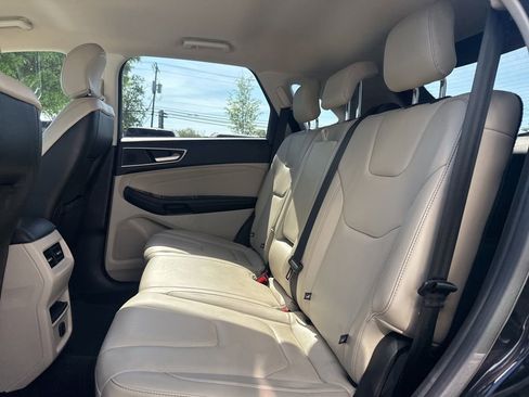 Used 2018 Ford Edge Titanium FWD image 13
