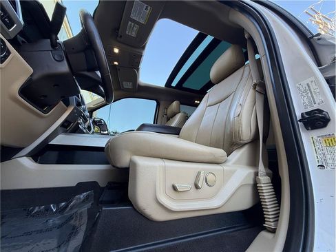 Used 2018 Ford F150 Lariat w/ Equipment Group 502A Luxury AWD/4WD image 15