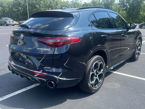 Used 2022 Alfa Romeo Stelvio Veloce AWD/4WD image 5