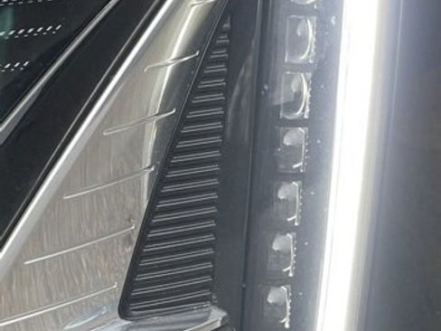 Used 2024 Cadillac Lyriq Luxury image 13