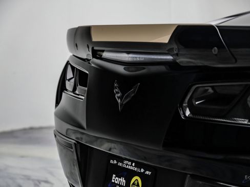 Used 2015 Chevrolet Corvette Z06 w/ 3LZ Preferred Equipment Group image 19