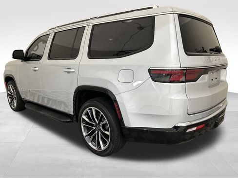Used 2022 Jeep Wagoneer Series II w/ Premium Group I image 3