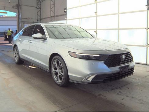 Used 2025 Honda Accord EX-L image 4
