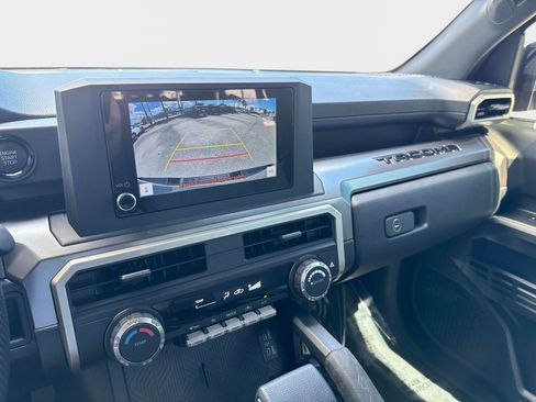 Used 2025 Toyota Tacoma SR5 image 27