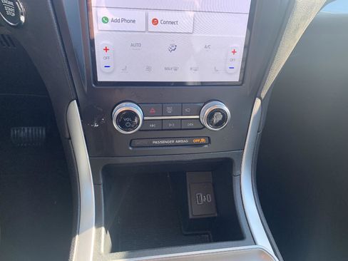 Used 2024 Ford Edge SEL image 14