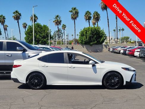 Used 2025 Toyota Camry SE FWD image 33