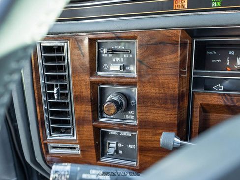 Used 1988 Cadillac Brougham image 38