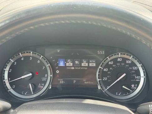 Used 2021 Toyota Highlander XLE AWD/4WD image 22