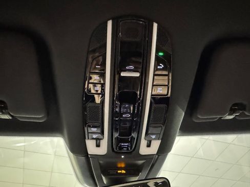 Used 2023 Porsche Cayenne image 46