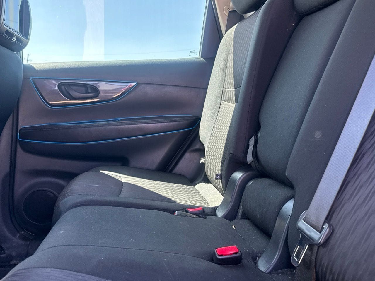 Used 2019 Nissan Rogue S FWD image 36