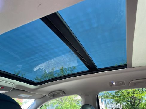 Used 2023 Volkswagen Atlas SE w/ Panoramic Sunroof Package AWD/4WD image 14