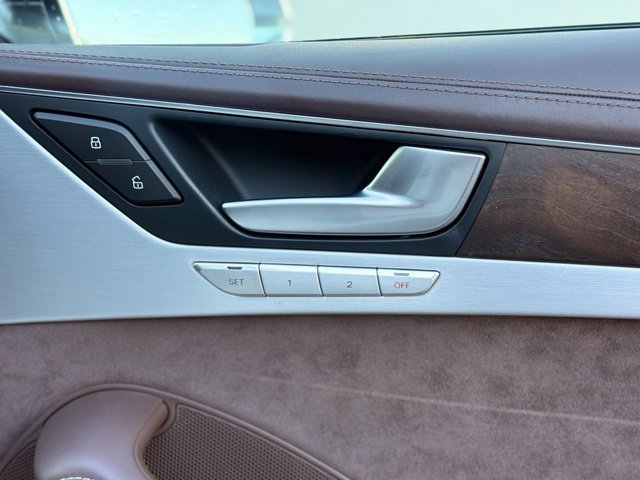 Used 2013 Audi S8 AWD/4WD image 19
