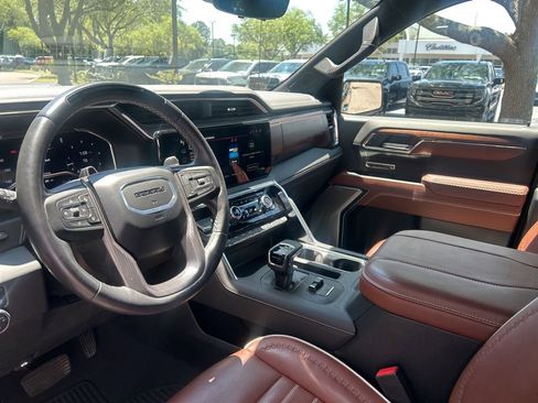 Used 2024 GMC Sierra 1500 Denali Ultimate AWD/4WD image 11