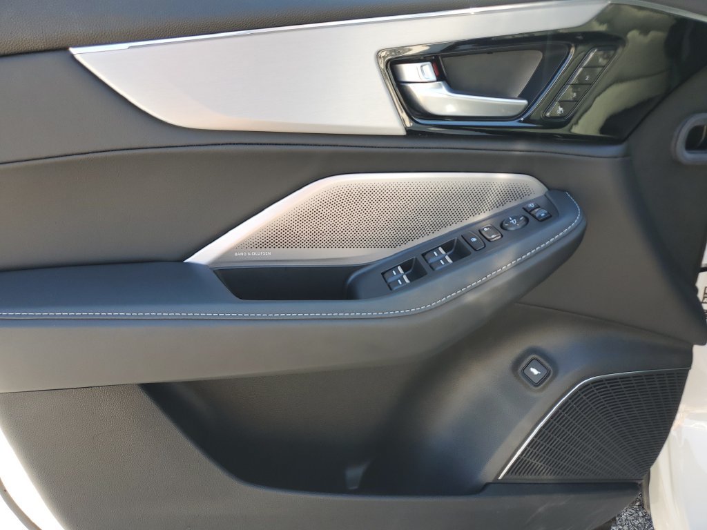 Certified 2026 Acura MDX w/ Technology Package FWD image 19