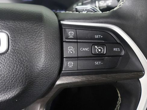 Used 2023 Jeep Grand Cherokee Limited AWD/4WD image 44
