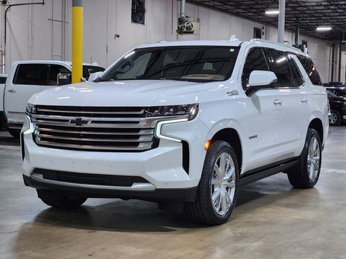 Used 2021 Chevrolet Tahoe High Country w/ Premium Package AWD/4WD image 4