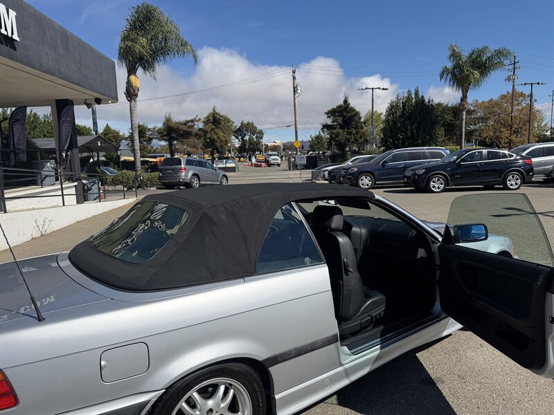 Used 1999 BMW 328i Convertible RWD image 19