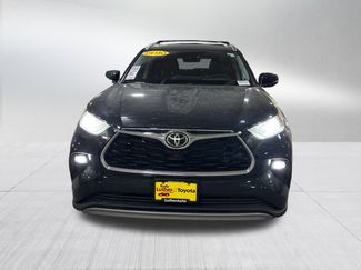 Certified 2025 Toyota Highlander Platinum video 2