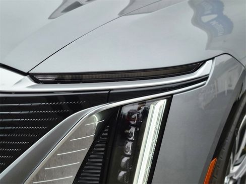 New 2025 Cadillac Lyriq Luxury image 10