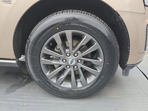 Used 2020 Ford Expedition Limited image 12