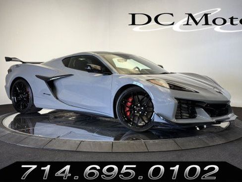 Used 2024 Chevrolet Corvette Z06 w/ Z07 Performance Package RWD image 1