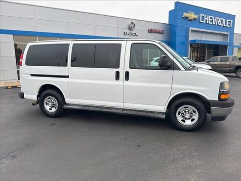 Used 2018 Chevrolet Express 3500 LT w/ LT Preferred Equipment Group image 5