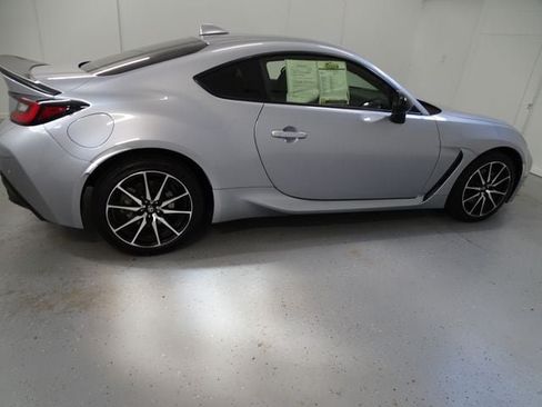 Used 2023 Toyota GR86 RWD image 19
