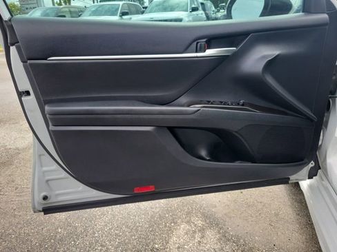 Used 2024 Toyota Camry SE FWD image 16