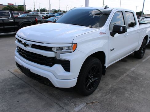 Used 2025 Chevrolet Silverado 1500 RST AWD/4WD image 6