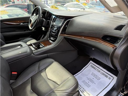 Used 2019 Cadillac Escalade ESV Premium Luxury RWD image 35