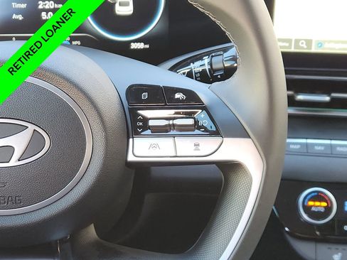 New 2025 Hyundai Elantra SEL image 28