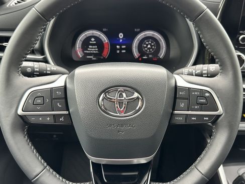 Used 2025 Toyota Highlander XSE AWD/4WD image 27