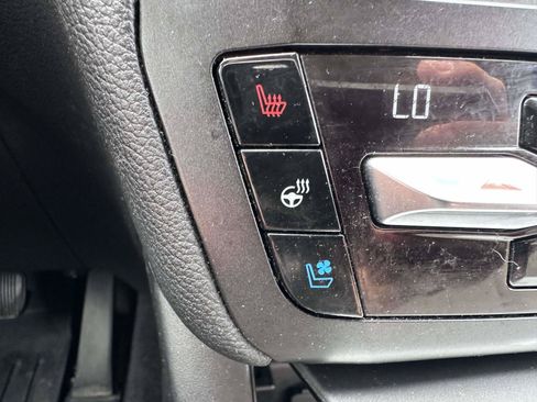 Used 2020 Ford Explorer Limited w/ Hybrid Equipment Group 310A AWD/4WD image 25