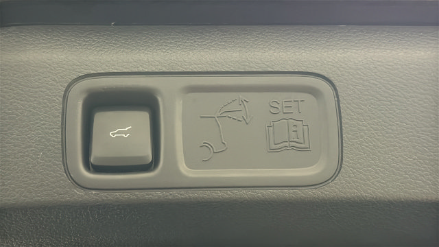 Used 2024 Ford Expedition XLT AWD/4WD image 29