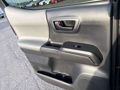 Used 2023 Toyota Tacoma SR AWD/4WD image 15