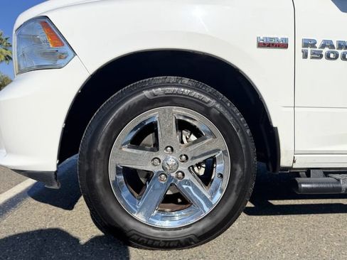 Used 2017 RAM 1500 Express w/ Express Value Package RWD image 9
