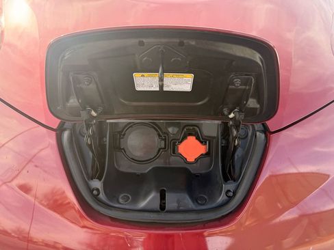 Used 2013 Nissan Leaf SV w/ LED & Quick Charge Pkg image 31