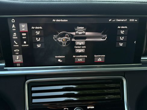 Used 2017 Porsche Panamera RWD image 32