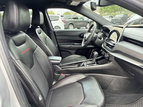 Certified 2025 Jeep Compass Trailhawk AWD/4WD image 24