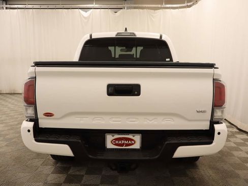 Used 2020 Toyota Tacoma TRD Sport w/ Technology Package AWD/4WD image 6