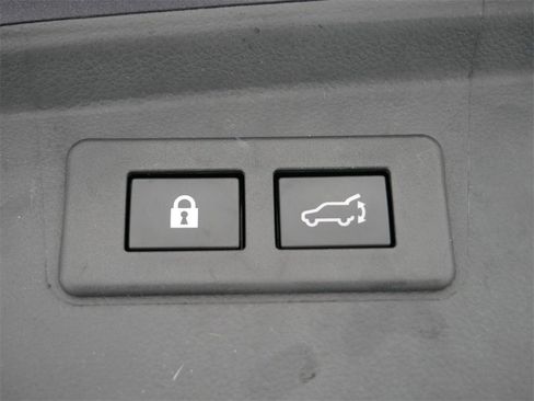 Used 2023 Subaru Outback Touring image 12