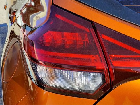 Used 2021 Nissan Kicks SR w/ Interior Electronics Package image 7